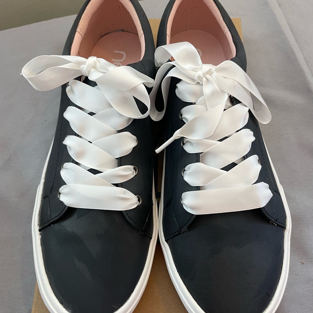 Women's Leather-look Black Sneakers w/ Ribbon Laces-Multiple Sizes Available